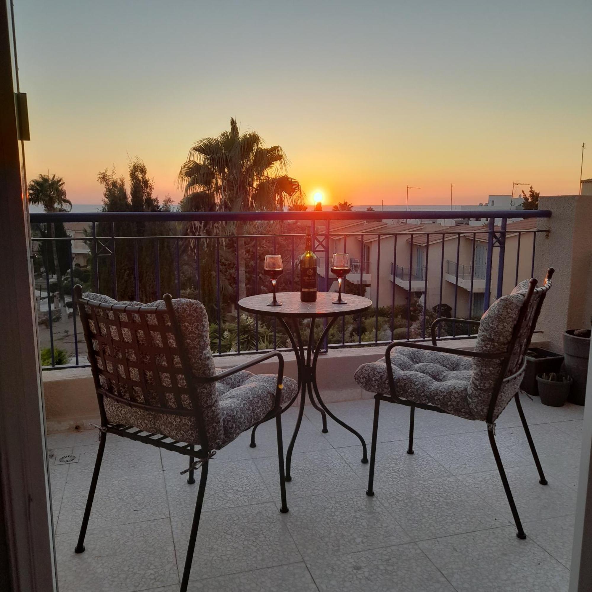 Modern Sea View Apartment Regina Gardens Пафос Экстерьер фото